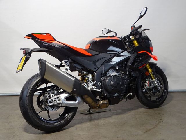 aprilia - tuono-v4