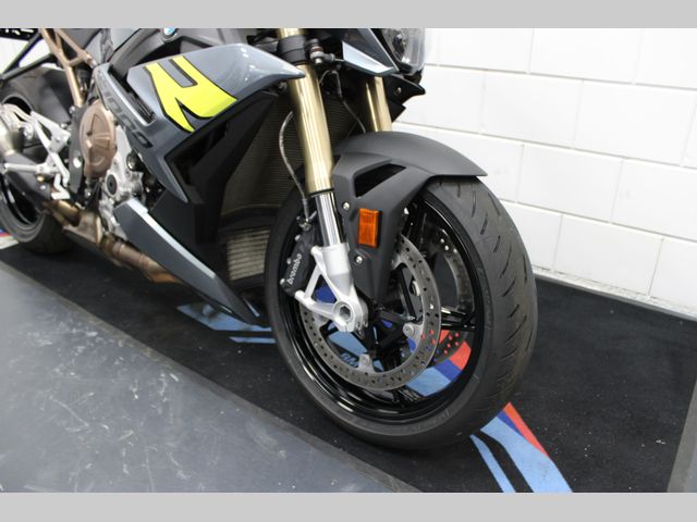 bmw - s-1000-r