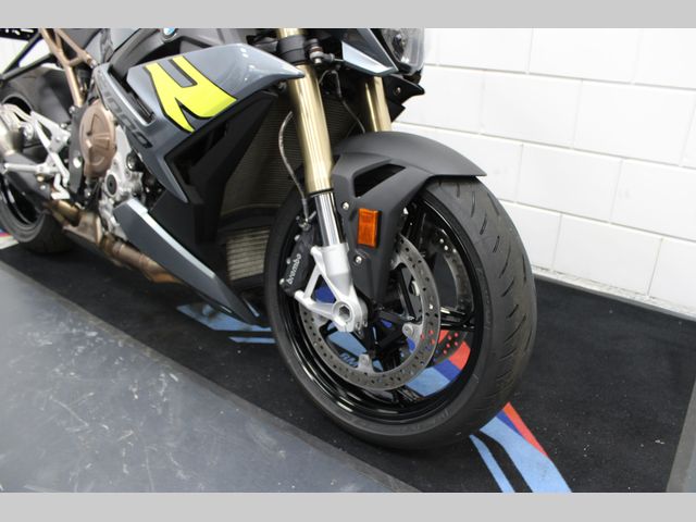 bmw - s-1000-r