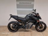 KTM 890 DUKE R