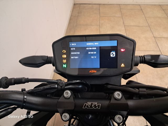 ktm - 890-duke-r