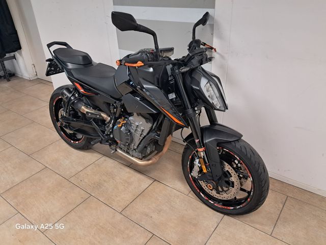 ktm - 890-duke-r