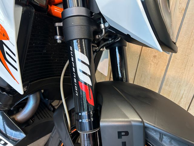 ktm - 990-super-duke-r