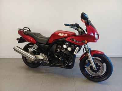 YAMAHA FZS 600 FAZER – foto 2