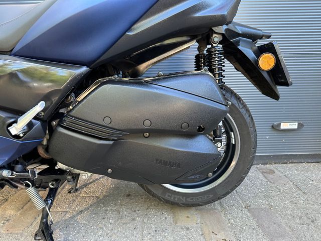 yamaha - x-max-300-abs