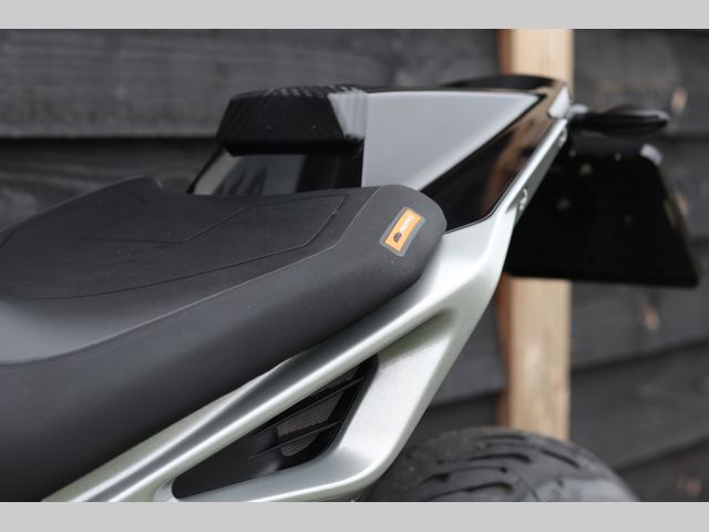 ktm - 790-duke-l
