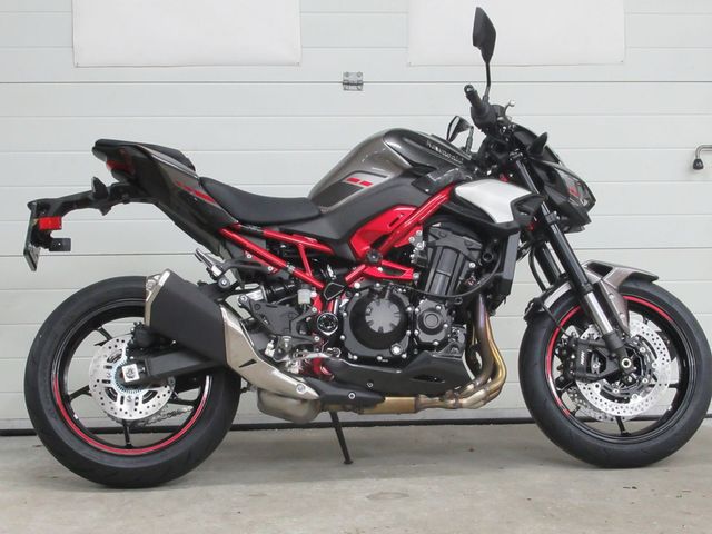 kawasaki - z900