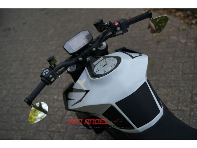 ktm - 1290-super-duke-r