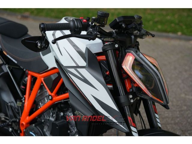 ktm - 1290-super-duke-r