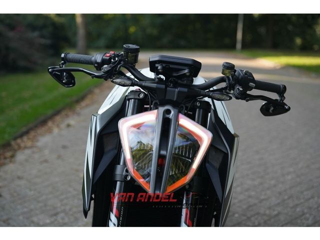 ktm - 1290-super-duke-r