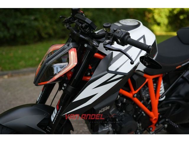 ktm - 1290-super-duke-r