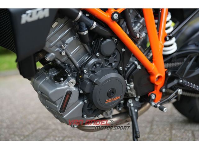 ktm - 1290-super-duke-r