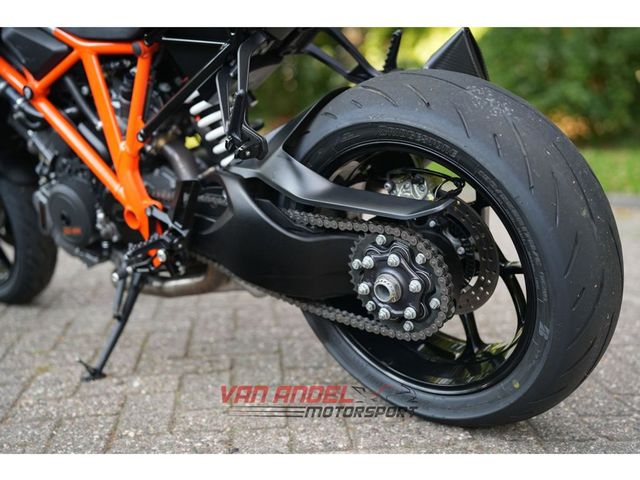 ktm - 1290-super-duke-r