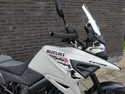 SUZUKI V-STROM 1050 – foto 3