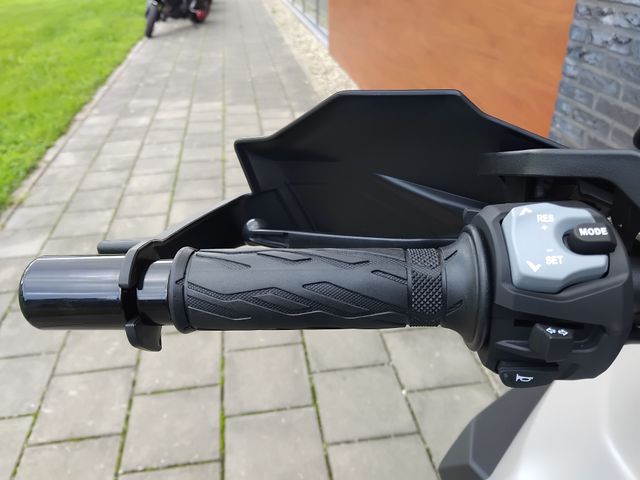 suzuki - v-strom-1050