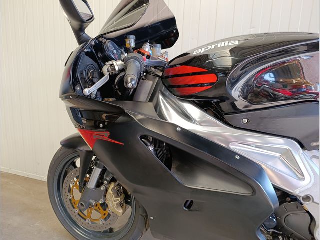 aprilia - rsv-1000-r