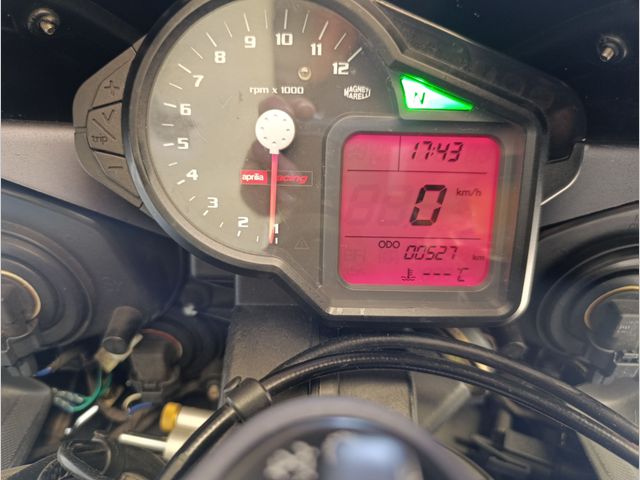 aprilia - rsv-1000-r
