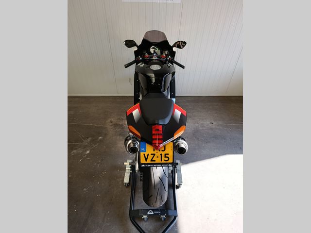 aprilia - rsv-1000-r