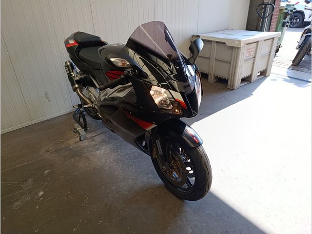 aprilia - rsv-1000-r