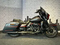 Harley-Davidson Flhxse CVO Street Glide - BTW verrekenbaar 2018 occasion – foto 2 van 13