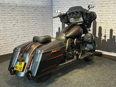 HARLEY-DAVIDSON STREET GLIDE CVO FLHXSE – foto 3
