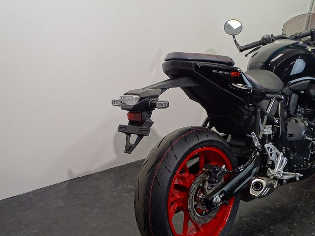 suzuki - gsx-8tt