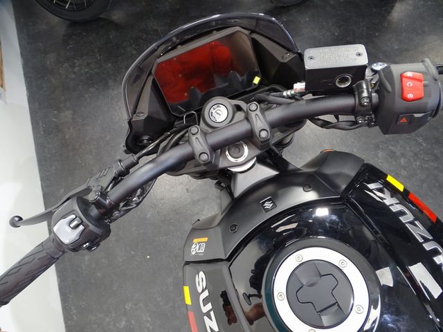 suzuki - gsx-8tt