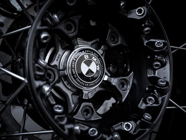 bmw - r-1300-gs-adventure