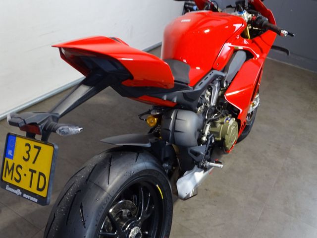 ducati - panigale-v4-s
