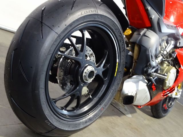 ducati - panigale-v4-s