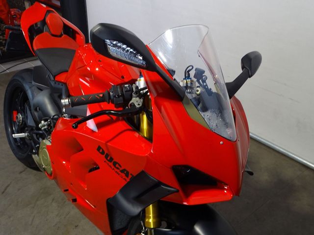 ducati - panigale-v4-s