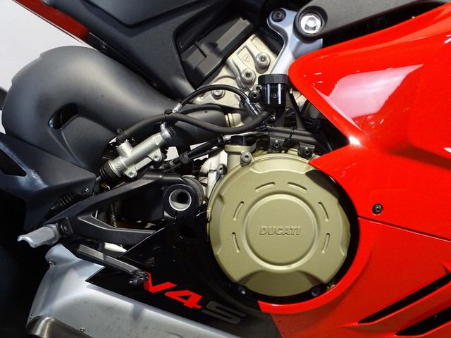 ducati - panigale-v4-s