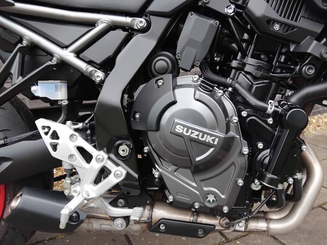 suzuki - gsx-8s