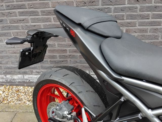 suzuki - gsx-8s