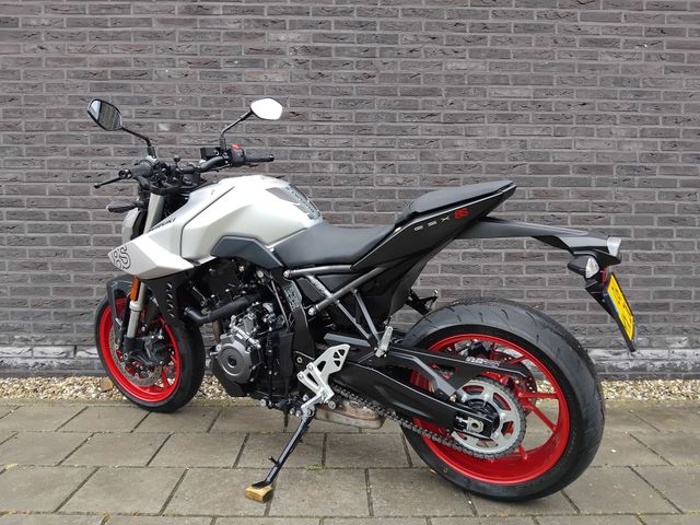 suzuki - gsx-8s