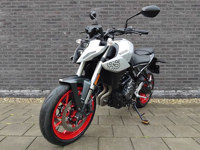 suzuki - gsx-8s
