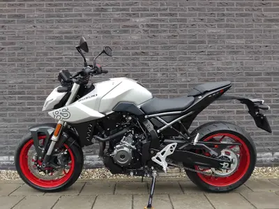 SUZUKI GSX-8S – foto 2