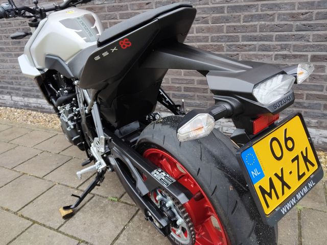 suzuki - gsx-8s