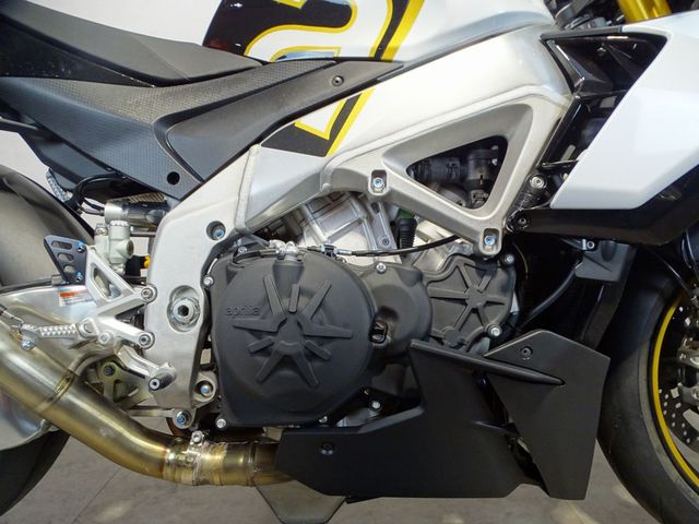 aprilia - tuono--v4-1100-factory