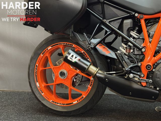 ktm - 1290-super-duke-gt