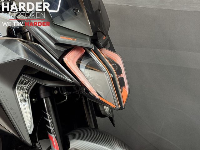 ktm - 1290-super-duke-gt