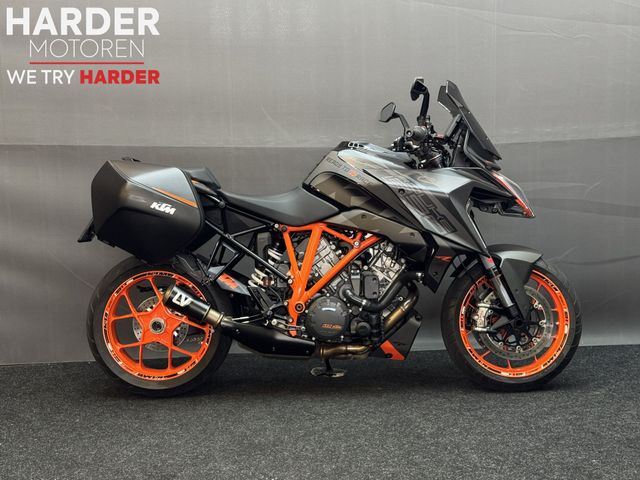 ktm - 1290-super-duke-gt
