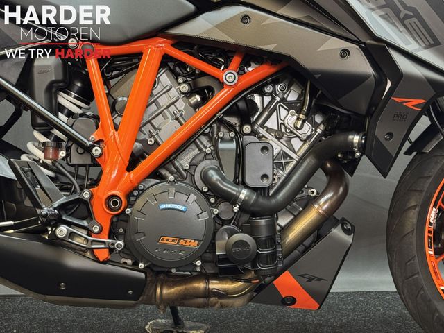ktm - 1290-super-duke-gt