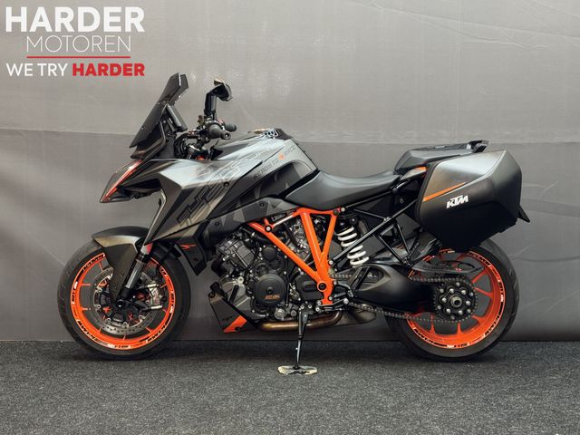 ktm - 1290-super-duke-gt