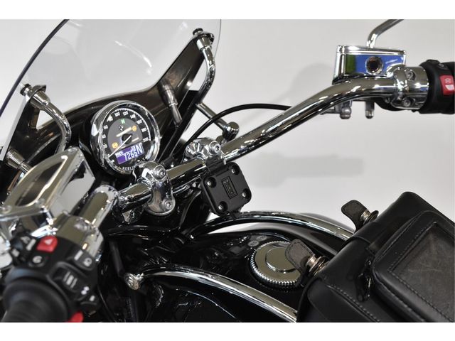 bmw - r-18-classic