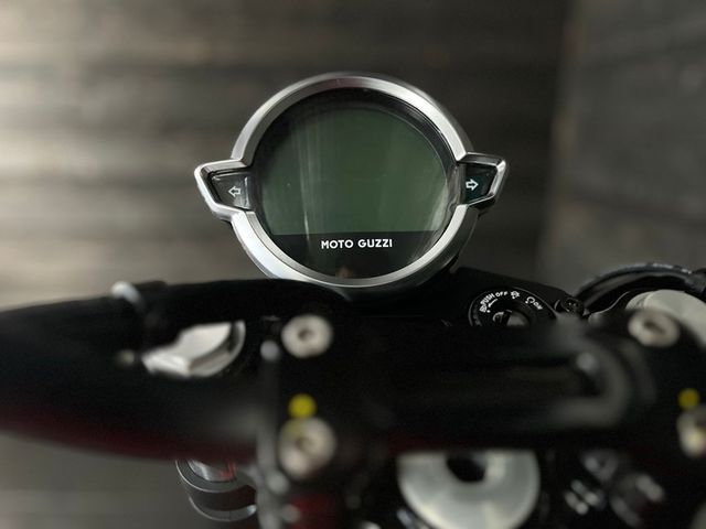 moto-guzzi - v-7-stone-850
