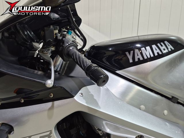 yamaha - yzf-1000-r-thunderace
