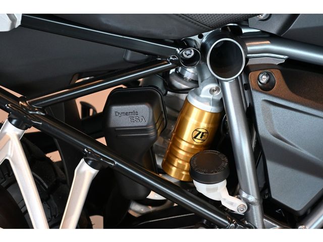bmw - r-1250-gs-triple-black