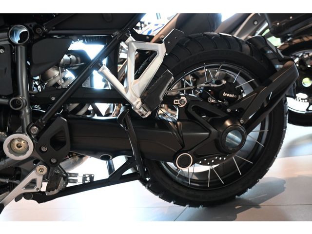bmw - r-1250-gs-triple-black