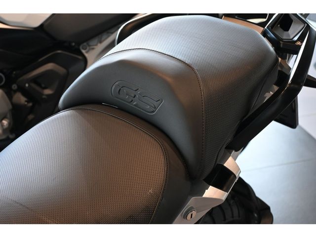 bmw - r-1250-gs-triple-black